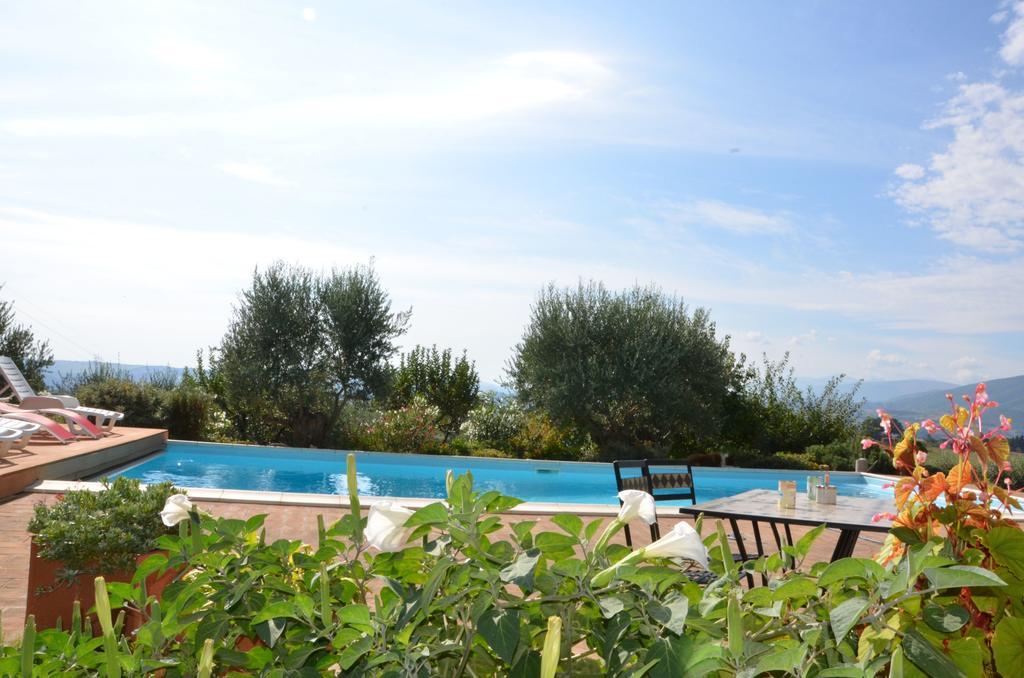 Casale Il Cerqueto Bed & Breakfast San Severino Marche Bagian luar foto
