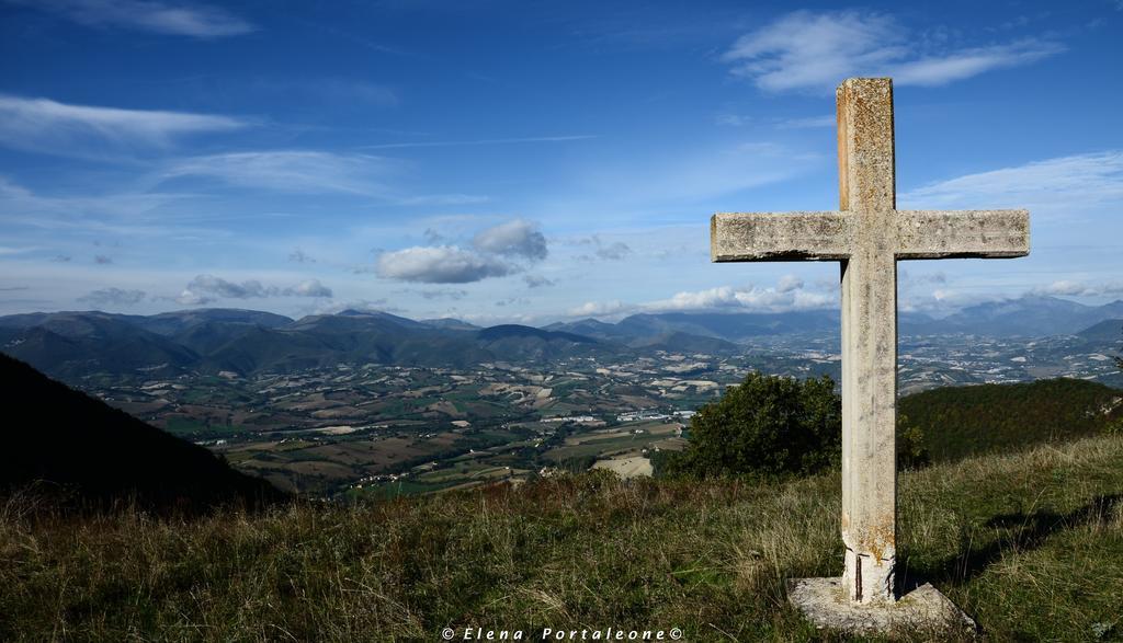 Casale Il Cerqueto Bed & Breakfast San Severino Marche Bagian luar foto